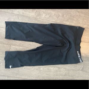 Nike Dri-fit cropped leggings